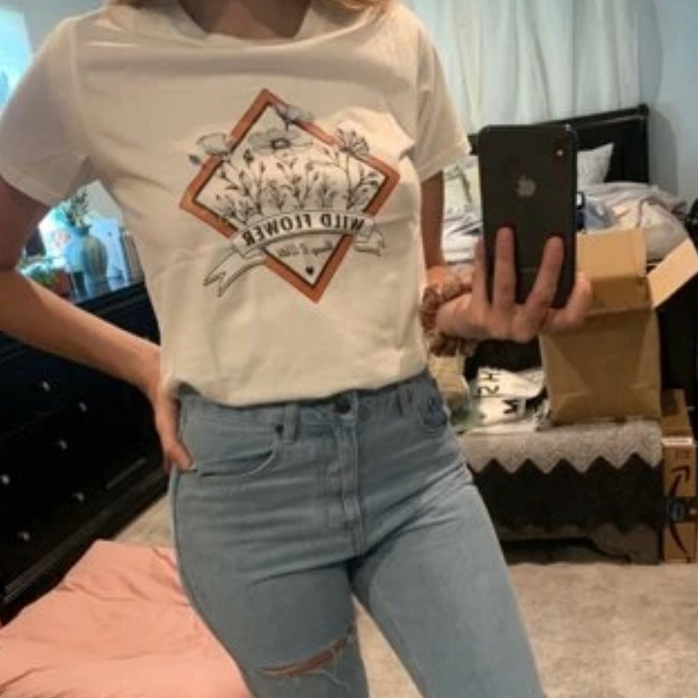 Young & Wild Floral Vintage Graphic Tee - Picture 5 of 5